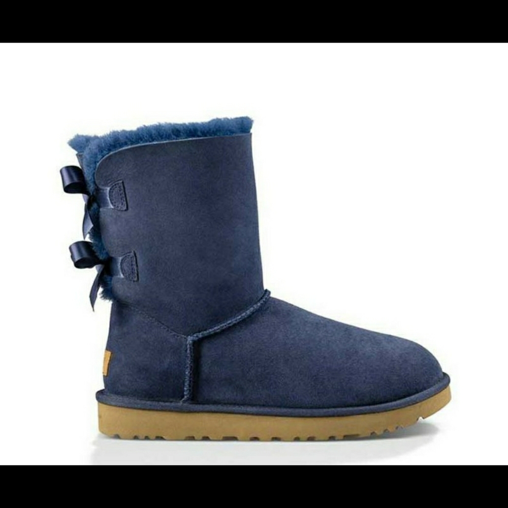 Size 8 BLACK Uggs